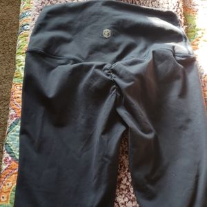 Born primitive lift yourself up leggings